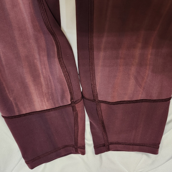 Lululemon In Movement Tight 25" *Everlux Linear Spray Dye White Garnet Size 12 - Picture 9 of 11